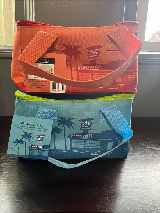 Trader Joe'S Other - Trader Joe’s Set of 2 Insulated Lunch Bags Coral & Blue NWT Limited Edition 2025